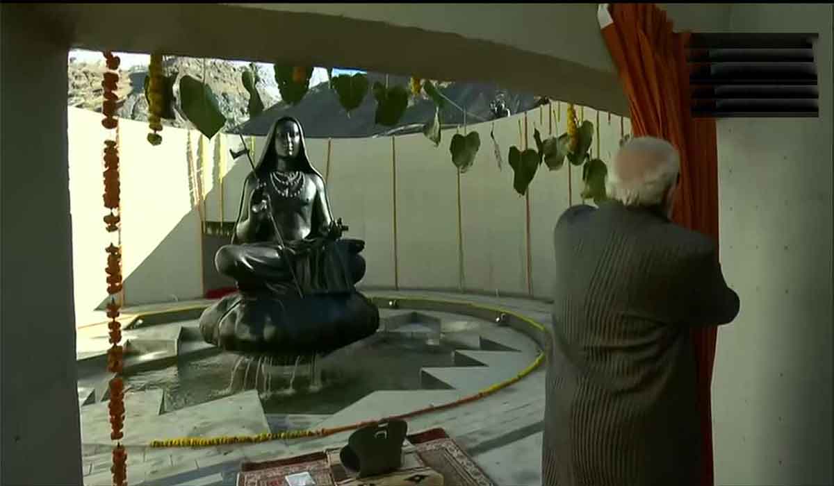 కేదార్‌నాథ్‌లో ఆదిశంక‌రాచార్య విగ్ర‌హాన్ని ఆవిష్క‌రించిన మోదీ