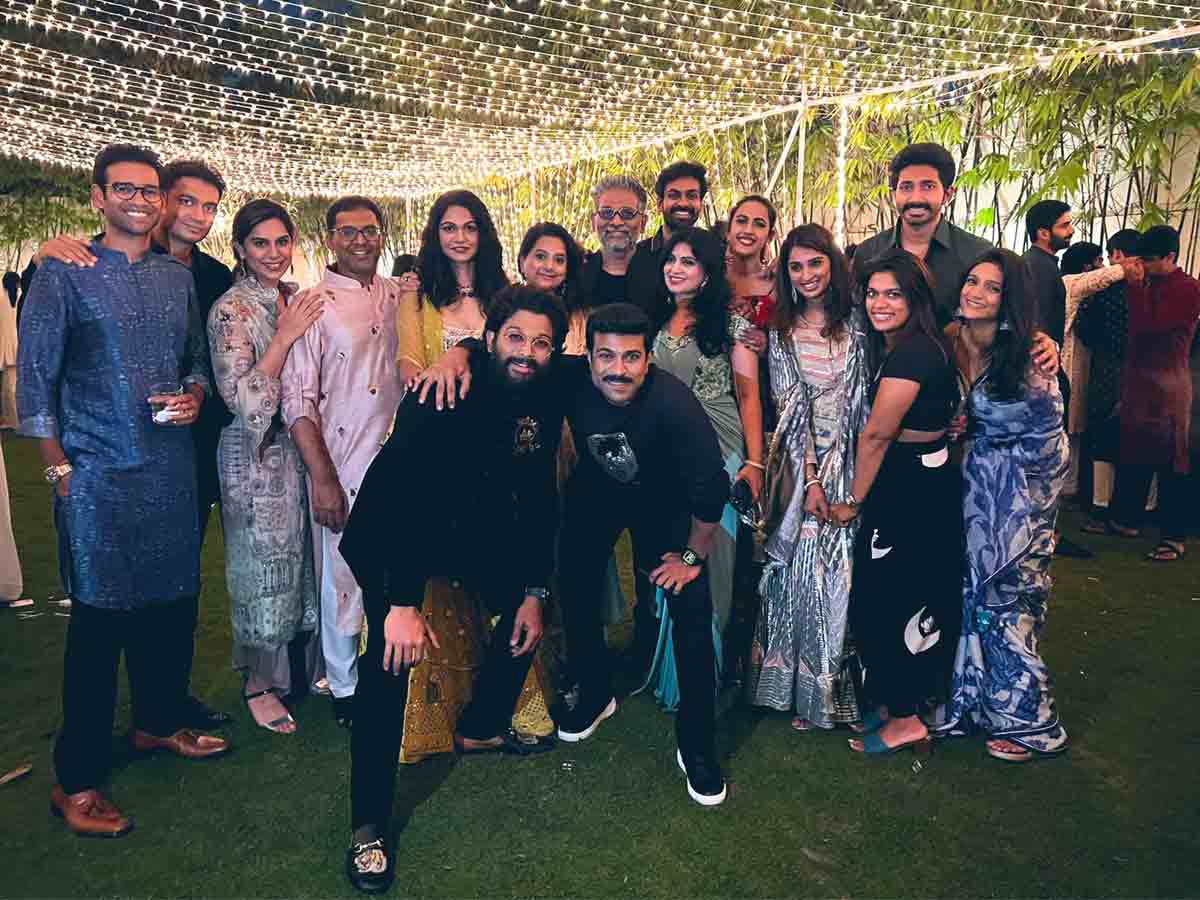 Allu Arjun: మ‌ళ్లీ మెగా ఫ్యామిలీ కలిసారుగా..!
