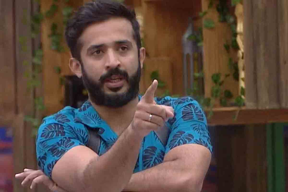 ఓట్ల లెక్క చూపించండి.. డిమాండ్ చేస్తున్న రవి ఫ్యాన్స్..