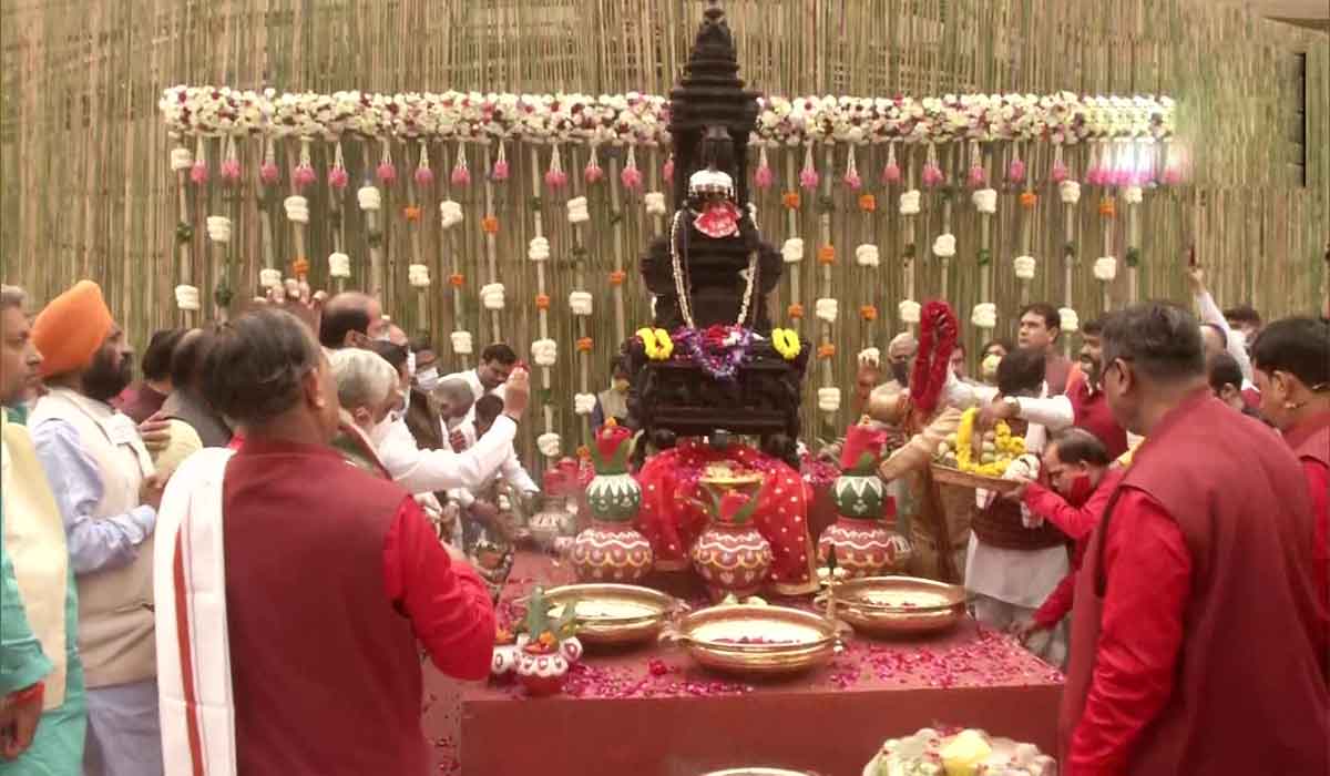 కెన‌డా టూ కాశీ.. అన్న‌పూర్ణ దేవి విగ్ర‌హం త‌ర‌లింపు