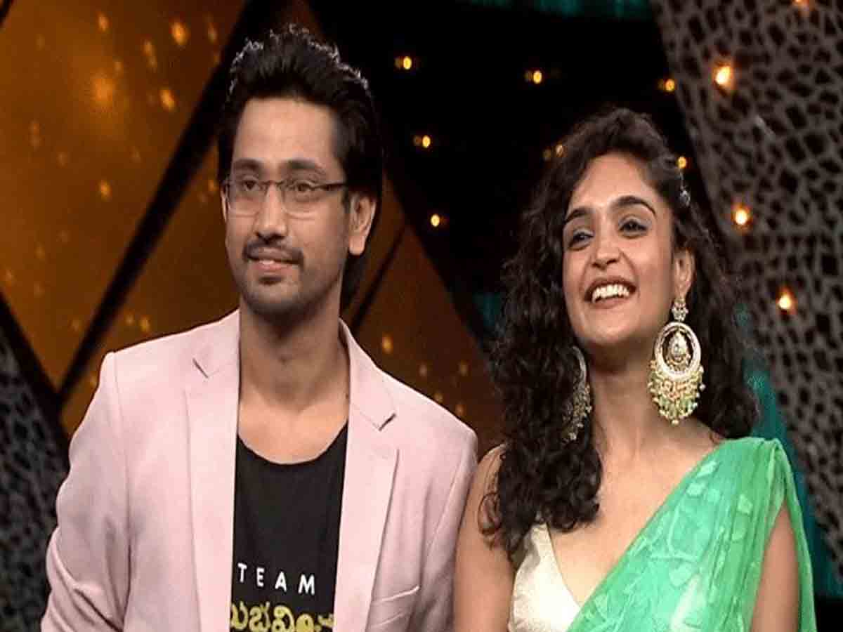 anubhavinchu raja: బిగ్ బాస్ వేదిక‌పై సంద‌డి చేసిన అనుభ‌వించు రాజా టీం