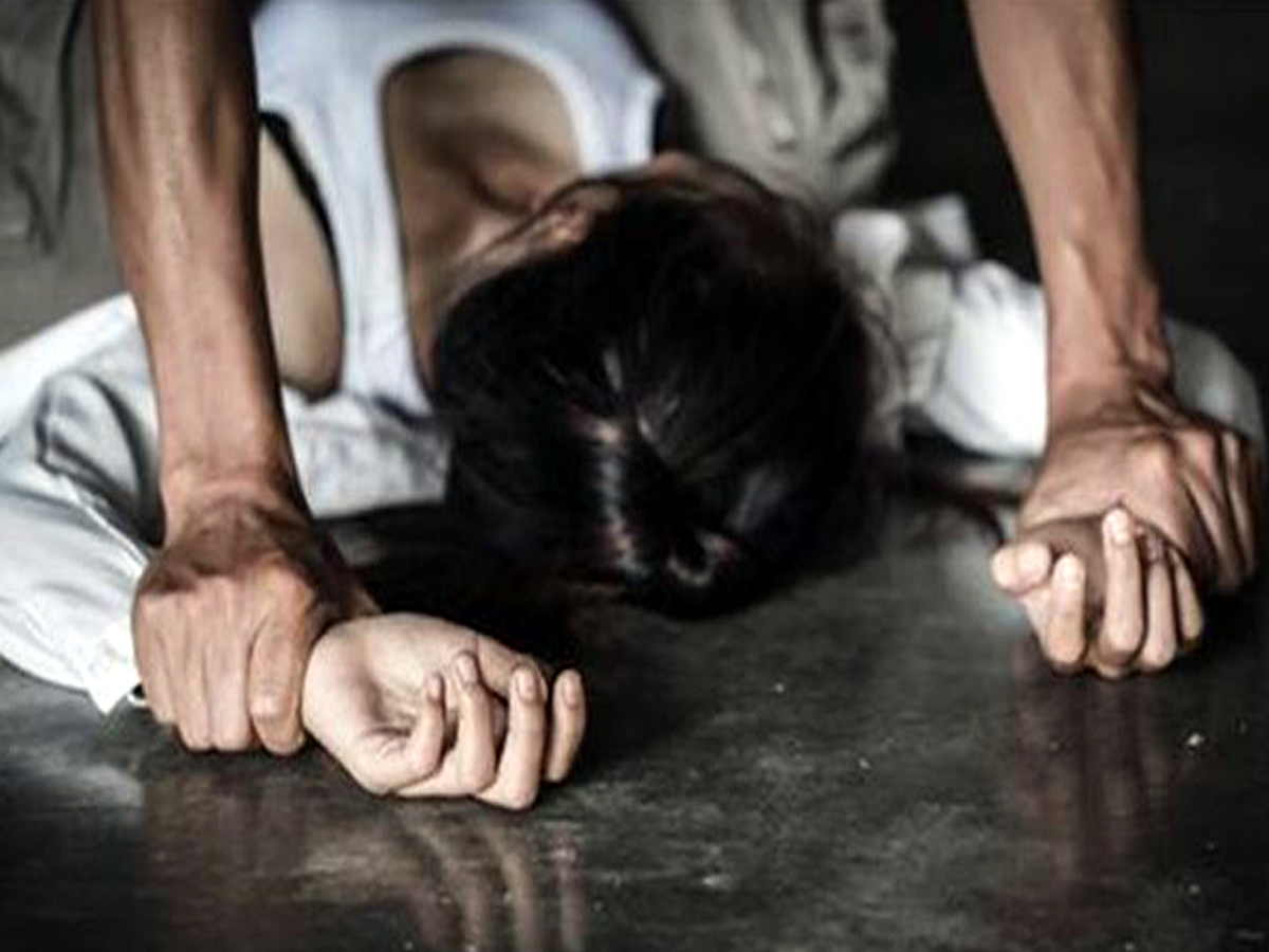 Crime : కన్న కూతురినే గర్భవతిని చేసి.. చంపేస్తానని బెదిరింపు..