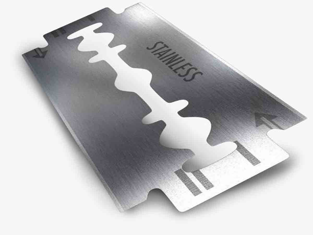 దారుణం : ప్రేమ‌ను నిరాక‌రించింద‌నే కోపంతో బాలిక‌పై బ్లేడుతో దాడి చేశాడు!