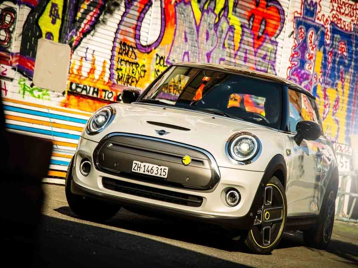 BMW : 6 నెల‌ల్లో మూడు ఎల‌క్ట్రిక్ కార్ల‌ను లాంఛ్ చేయ‌నున్న బీఎండ‌బ్ల్యూ