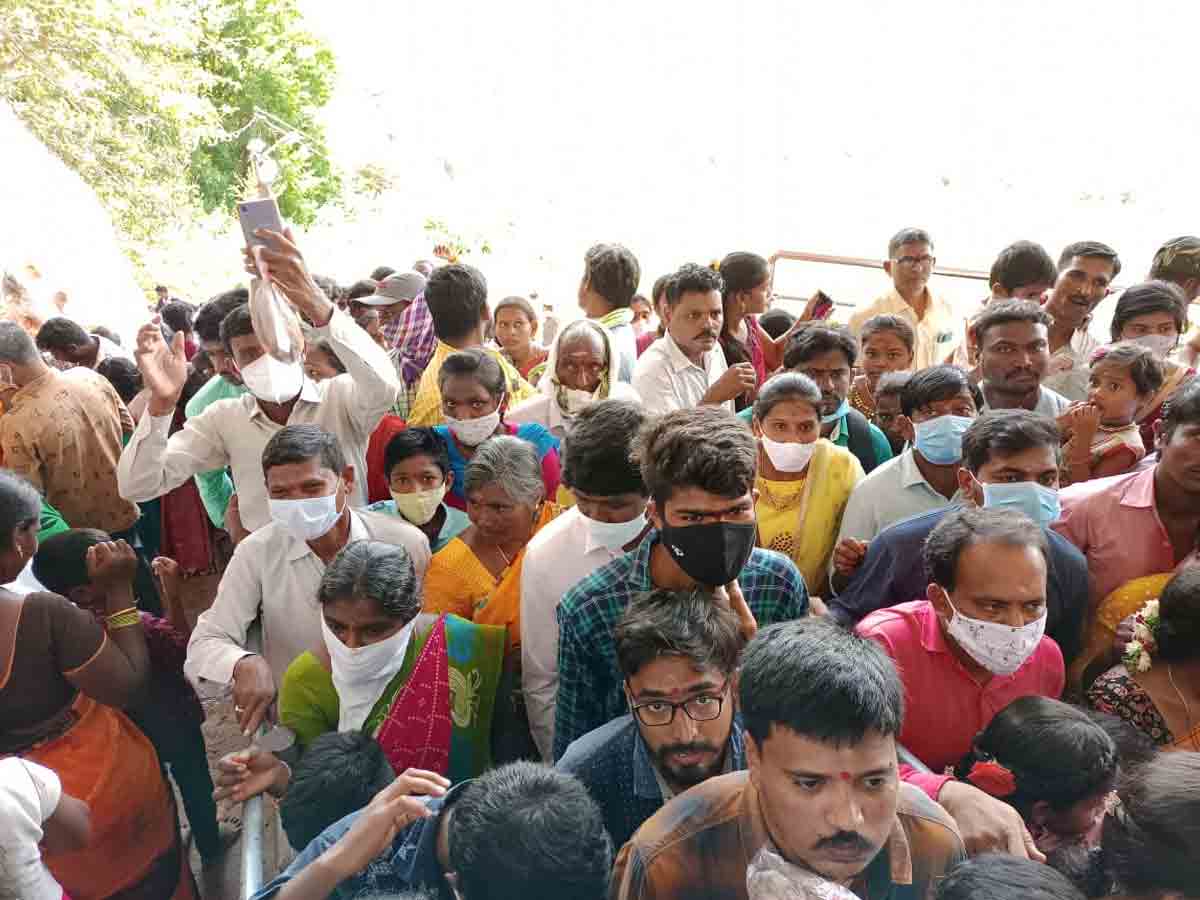 గోవింద నామస్మరణతో మార్మోగిన బుగులోని జాతర