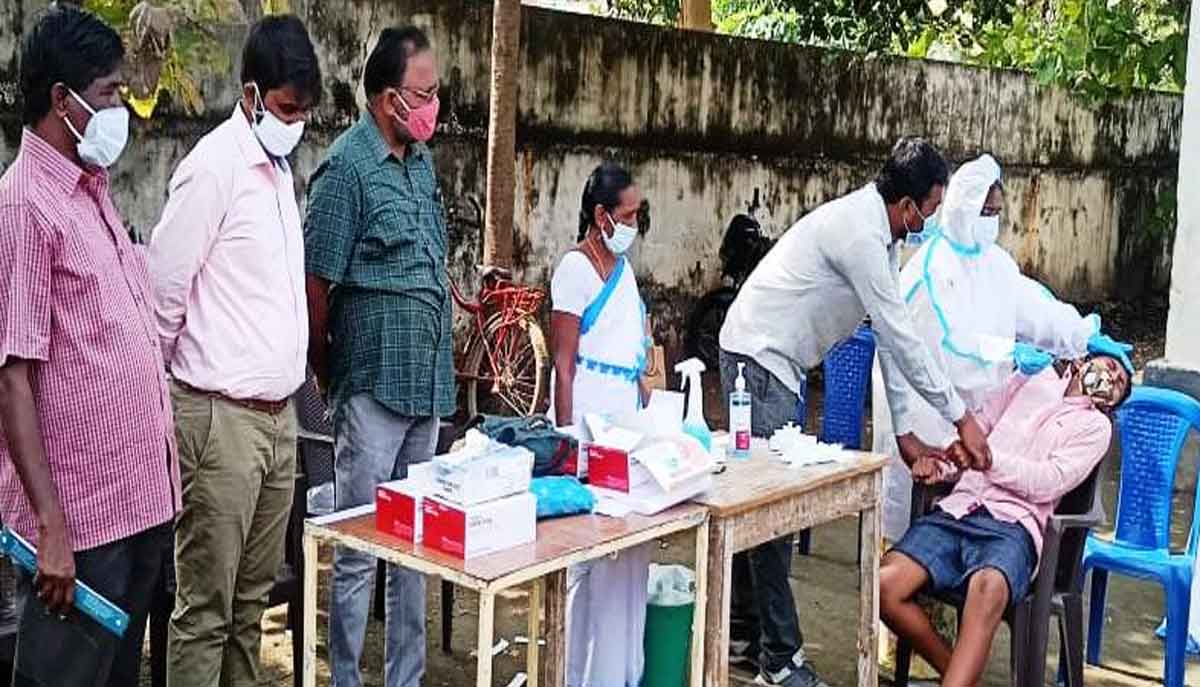 Corona | ఆ స్కూల్లో 11మంది విద్యార్థులకు పాజిటివ్‌.. ఎక్కడంటే..?