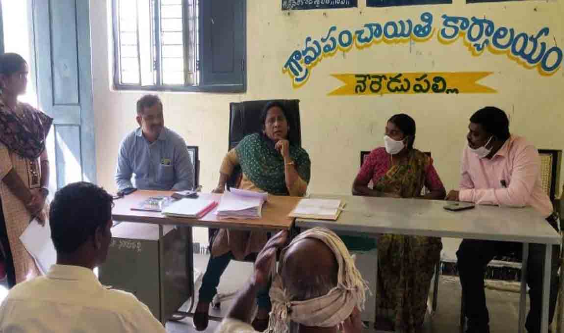Bhupalpally | దరఖాస్తు చేసుకోండి.. విచారణ జరిపి పట్టాలు ఇస్తాం : జాయింట్ కలెక్టర్ స్వర్ణలత..
