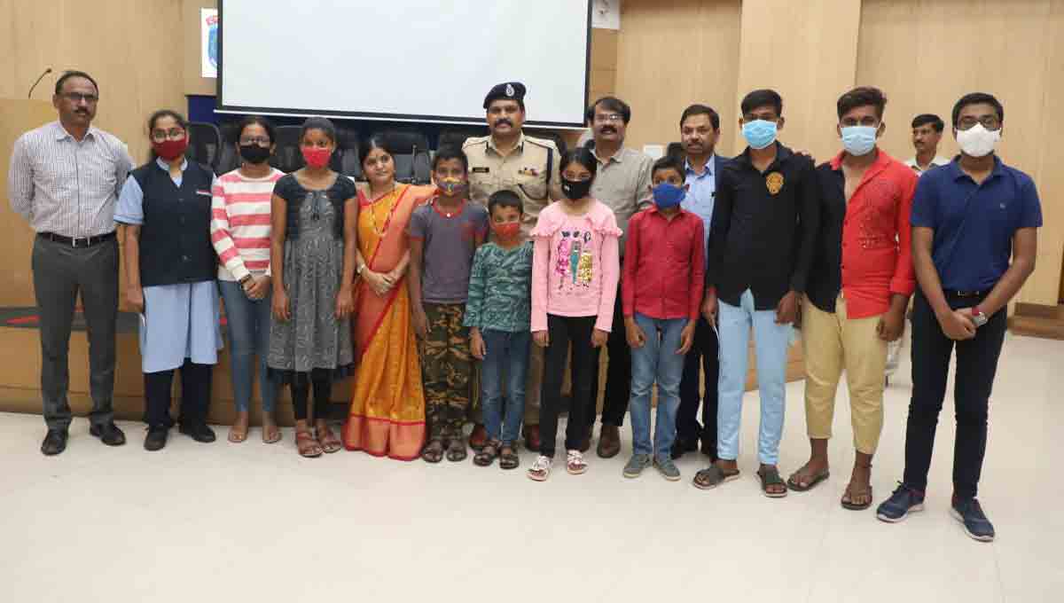 కొవిడ్‌ బాధిత అనాథ పిల్లలకు విద్యాభ్యాసం