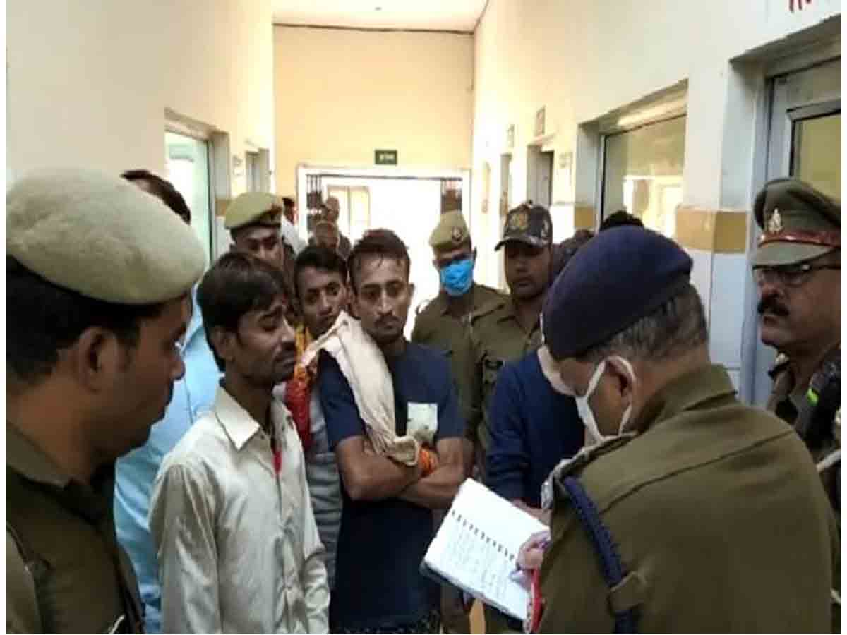 ప‌టాకులు కాల్చ‌వ‌ద్దంటూ మ‌హిళ‌ల‌పై యాసిడ్ పోశాడు!