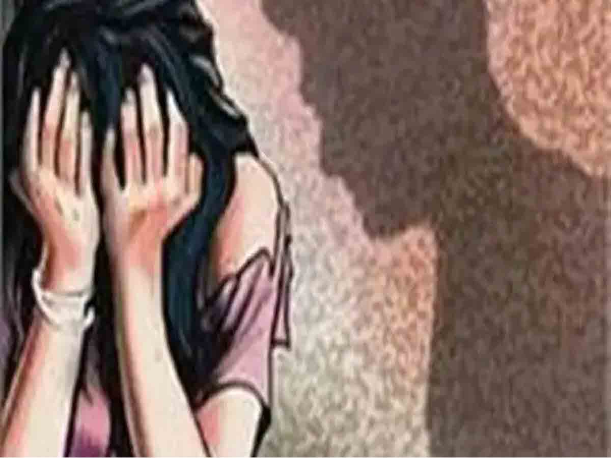 దారుణం : వంట చేసేందుకు మేన‌కోడ‌లిని పిలిపించి ఆపై లైంగిక దాడి!