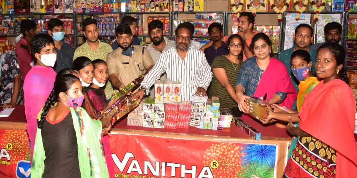 Diwali | పిల్లలు ఆనందంగా ఉంటే అదే అసలైన పండుగ..