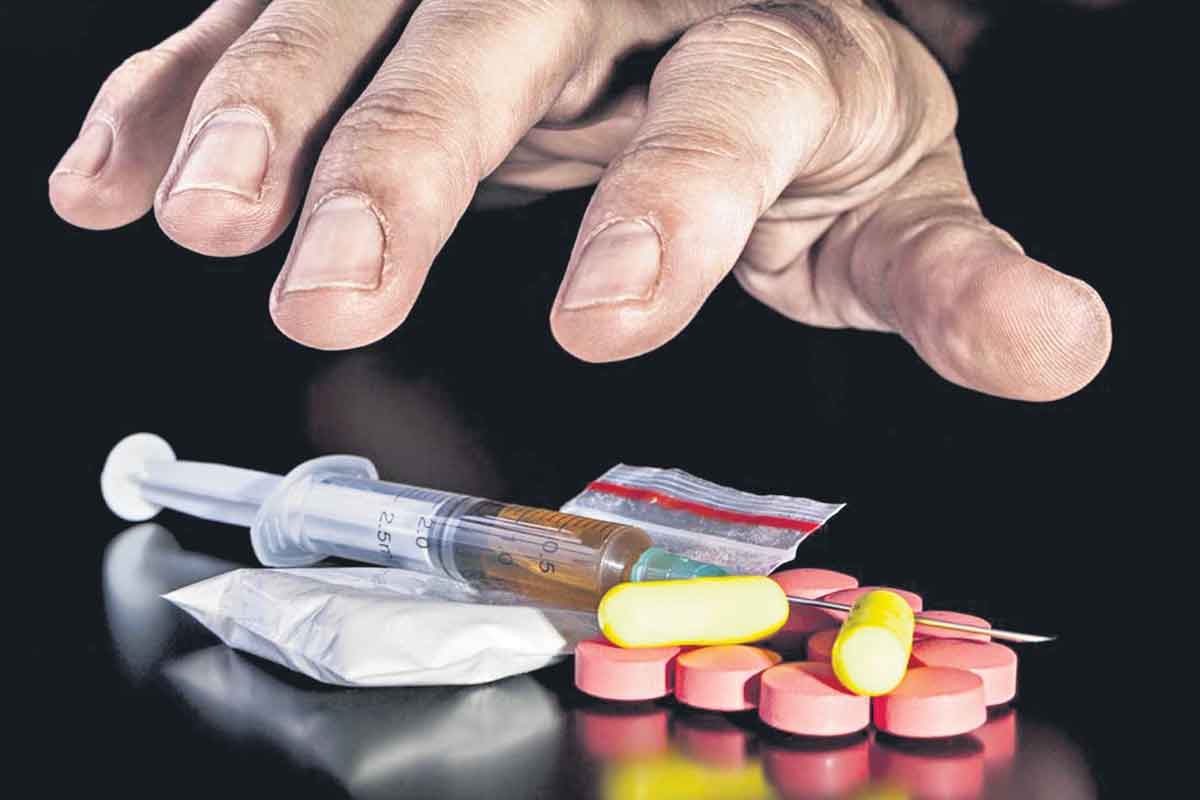 De Addiction | ఓ మోస్తరు మృగంలా మార్చే ‘మత్తు’