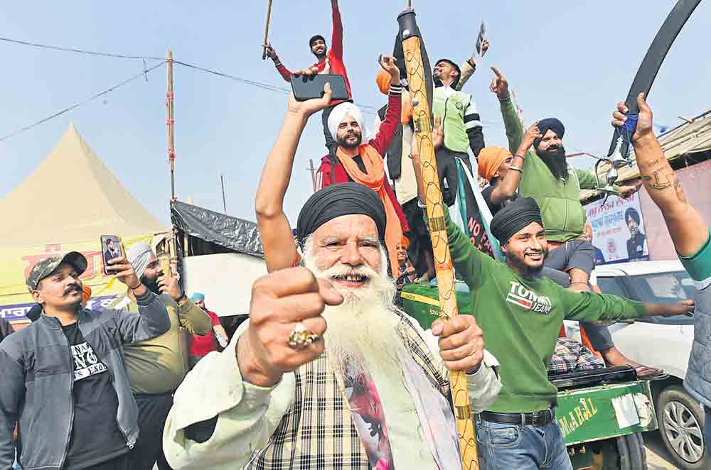 దేశాన్ని కాపాడిన అన్నదాతలు