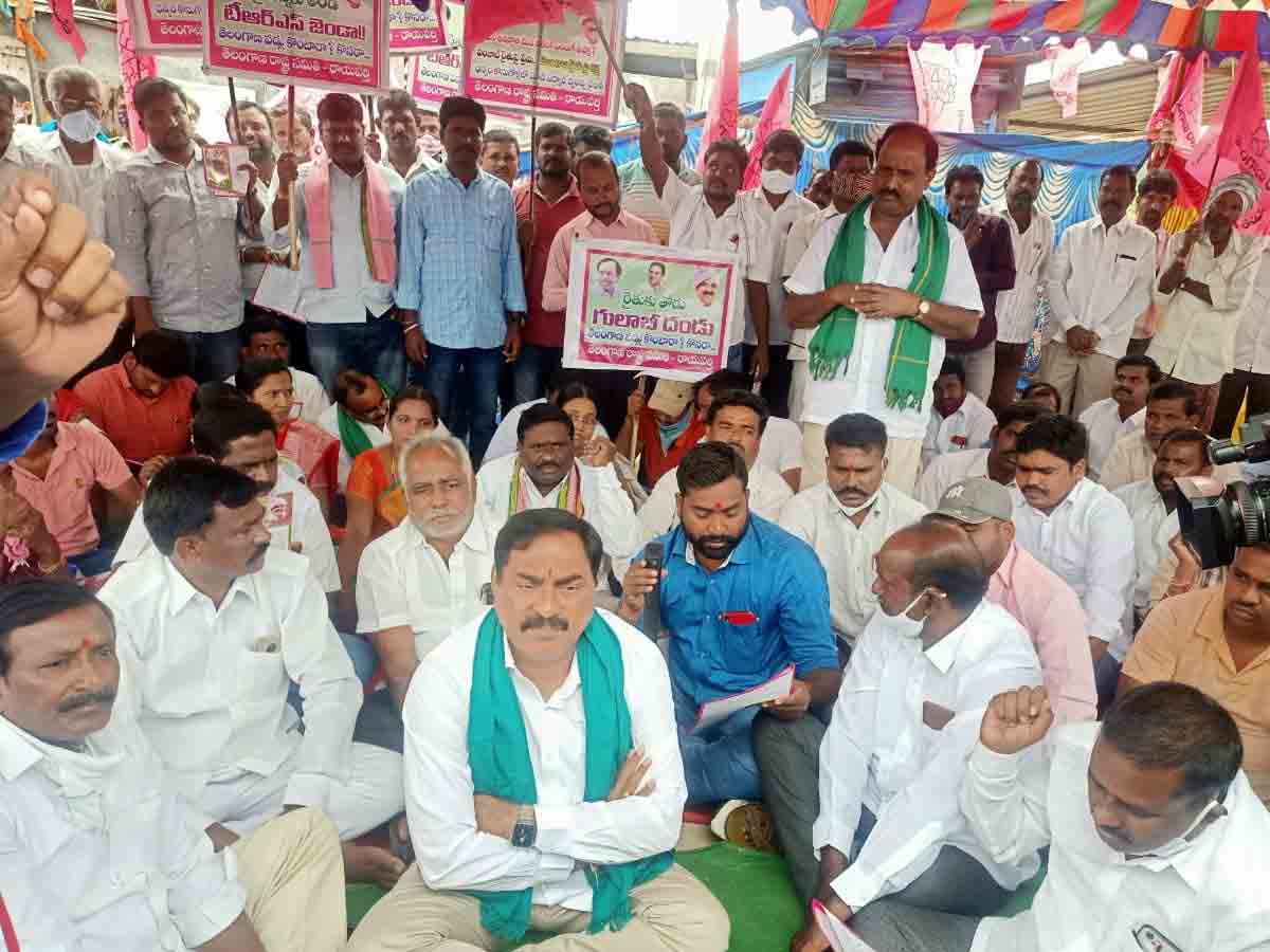 Trs Dharna | రైతు వ్యతిరేక విధానాలకు పాల్పడుతున్న కేంద్ర ప్రభుత్వం : మంత్రి ఎర్రబెల్లి