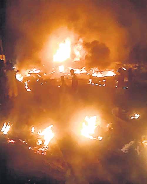 ఆయిల్‌ ట్యాంకర్‌ పేలి 98 మంది మృతి