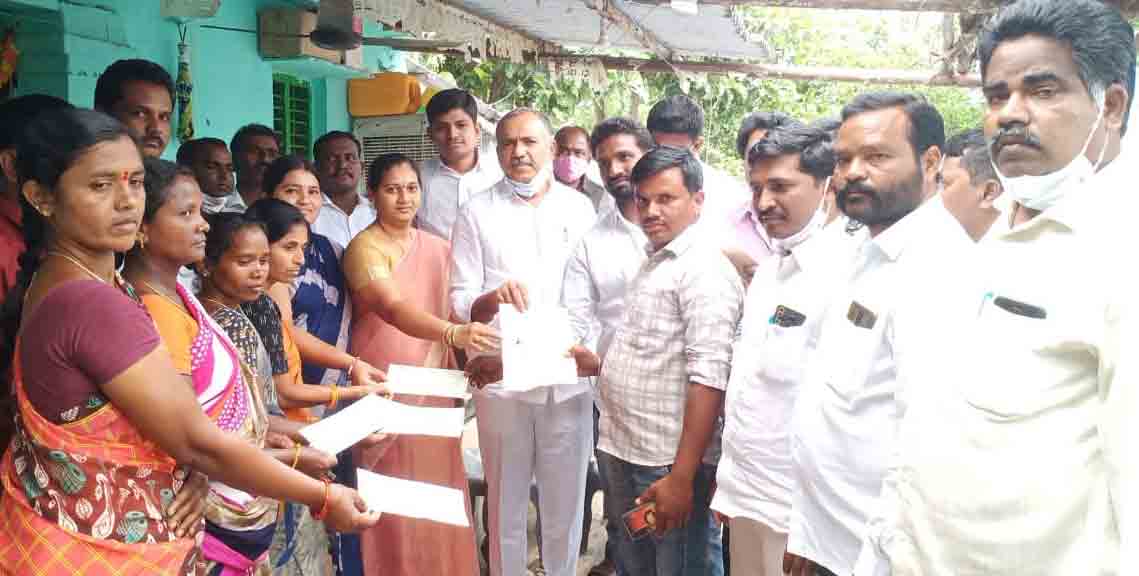 MLA | త్వరలో ఇండ్ల పట్టాలు అందిస్తాం: ఎమ్మెల్యే గండ్ర..