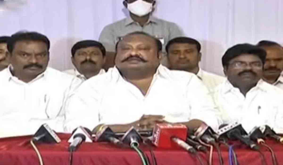 రైతులను ఇబ్బంది పెడుతున్న కేంద్రం: మంత్రి గంగుల