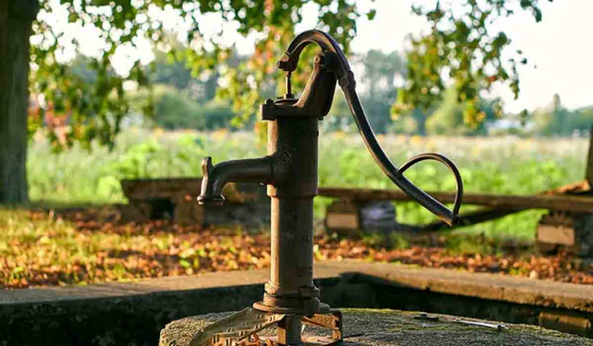 Handpump | అనుమతి లేకుండా మా బోరింగ్‌ నీళ్లు తాగుతవా.. 70 ఏండ్ల వృద్ధుడిపై దాడి