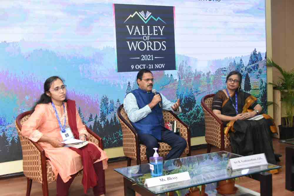 వాస్తవికతను ప్రతిబింబించే రత్నా ధోళి