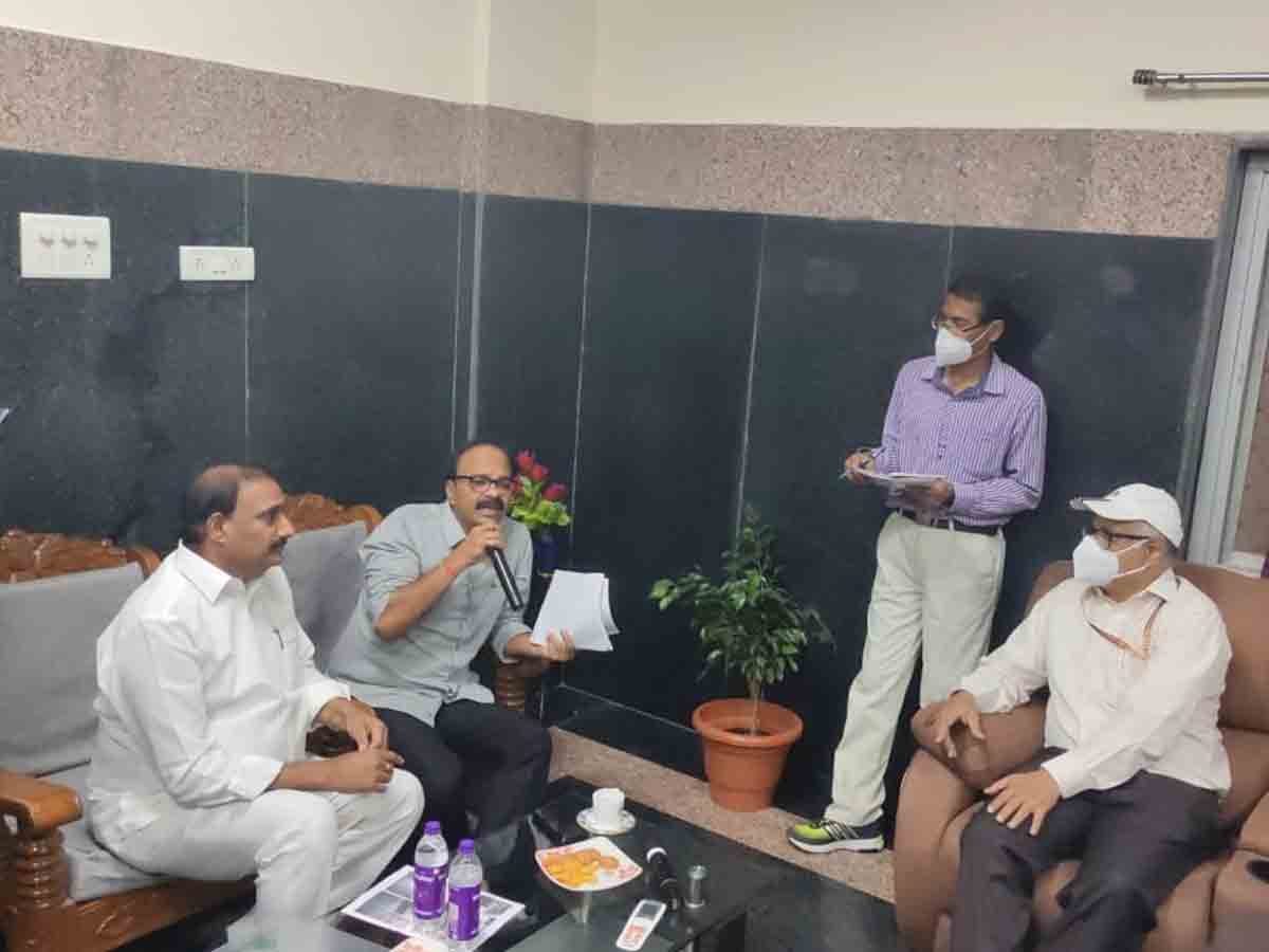 సౌత్ సెంట్రల్ రైల్వే జీఎం గజానన్ మాల్యతో ఎంపీ రంజిత్ రెడ్డి భేటీ