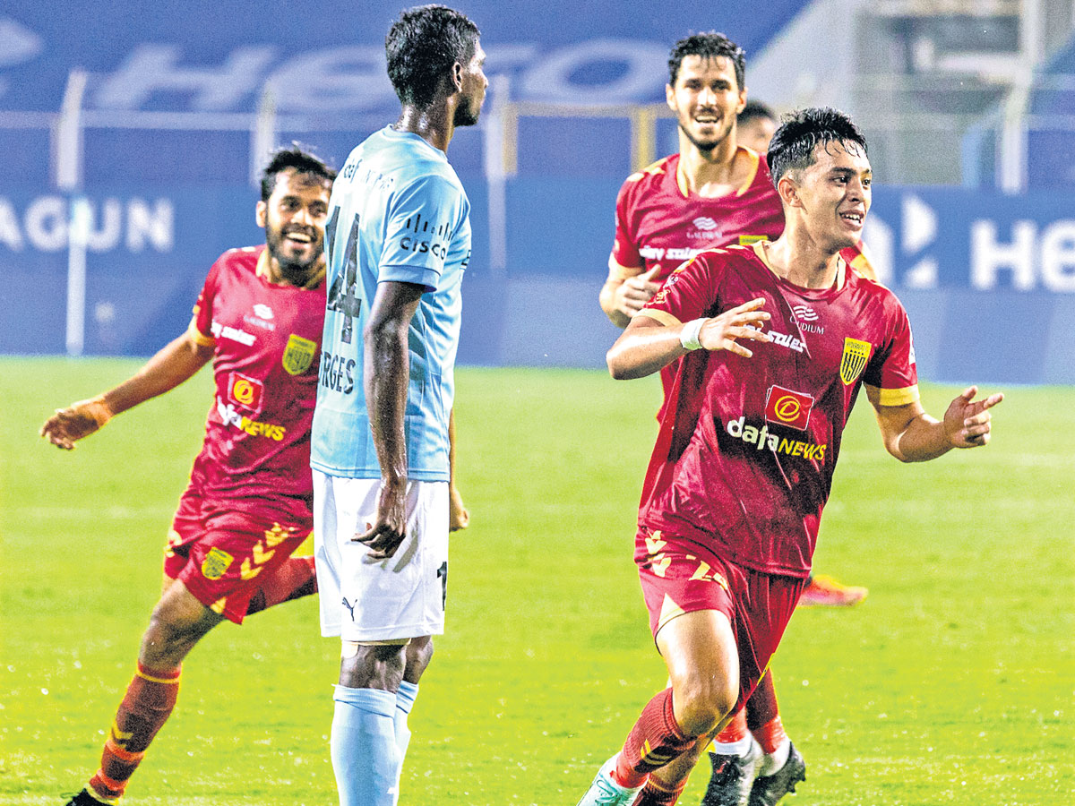 హైదరాబాద్‌ అదరహో