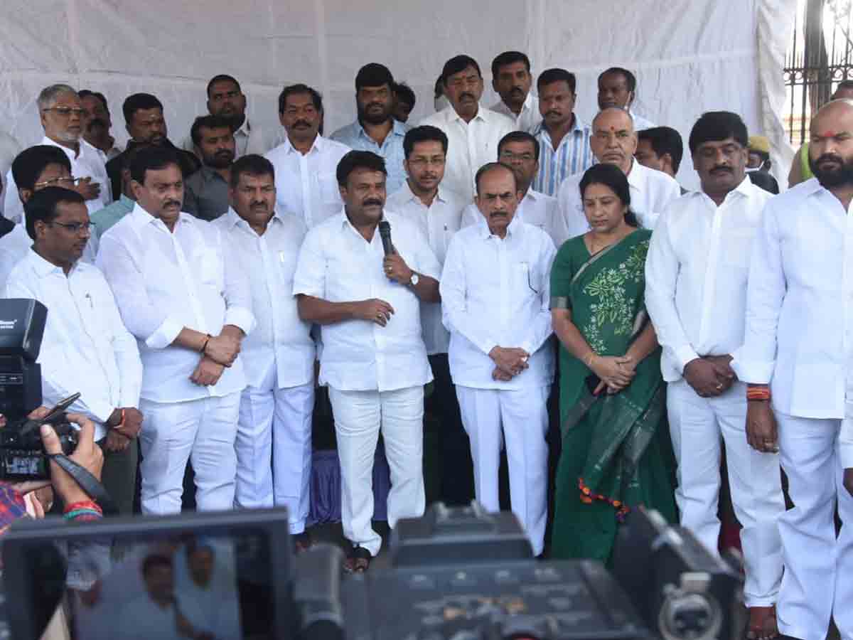 Indira Park | ఇందిరా పార్కు వద్ద ధర్నా ఏర్పాట్లను పరిశీలించిన మంత్రులు