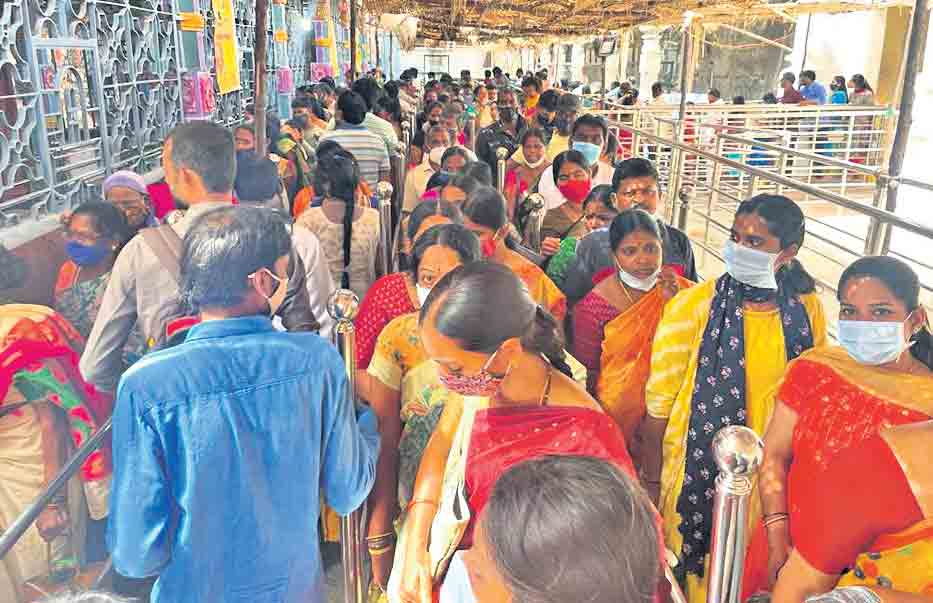 శివనామస్మరణలో కీసరగుట్ట