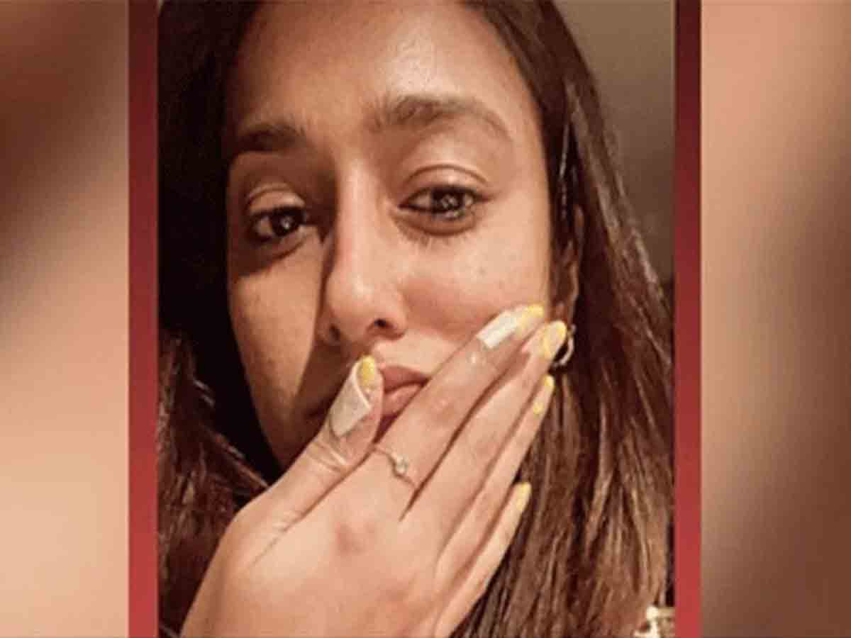 Ileana: వేళ్లు తెగడంతో తెగ ఏడ్చేసిన ఇలియానా