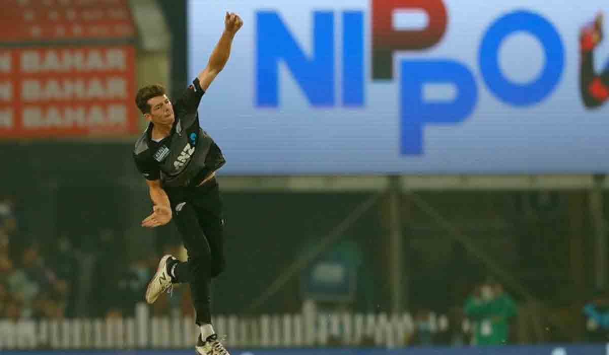 IND v NZ | రెండు వికెట్లు కోల్పోయిన టీమిండియా.. దెబ్బ తీసిన శాంట్నర్