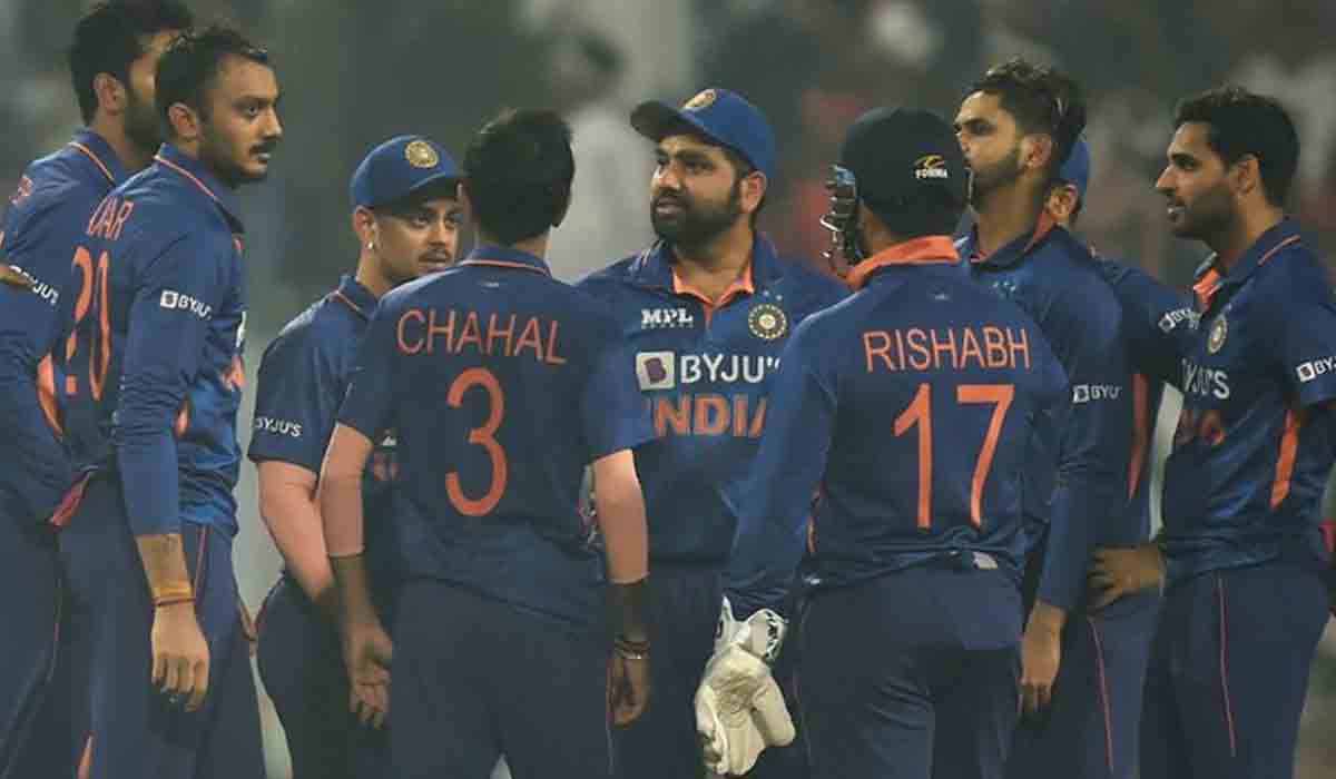 IND vs NZ | తొలి ఓవర్లోనే మాయ చేసిన అక్షర్.. మూడు వికెట్లు కోల్పోయిన కివీస్