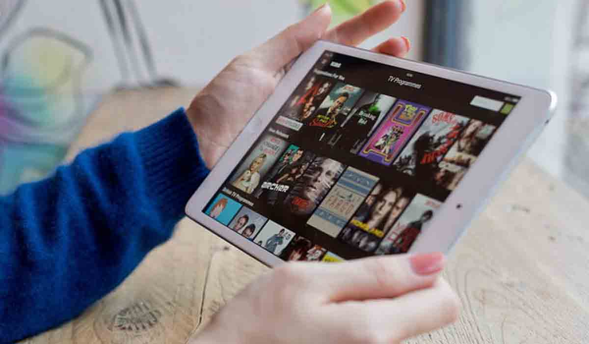 గేమ్స్ ఆడటానికి తీసుకెళ్తే.. ప్రాణాలు కాపాడిన ఐప్యాడ్‌