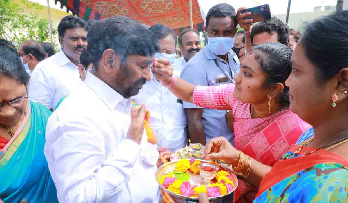 Minister Jagadeesh Reddy |సూర్యాపేటలో రూ.2.25 కోట్ల విలువైన అభివృద్ధి పనులకు శంకుస్థాపన చేసిన మంత్రి జగదీష్ రెడ్డి