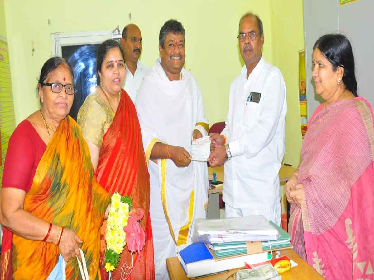 వెంకటేశ్వర స్వామి దేవాలయానికి విరాళం..