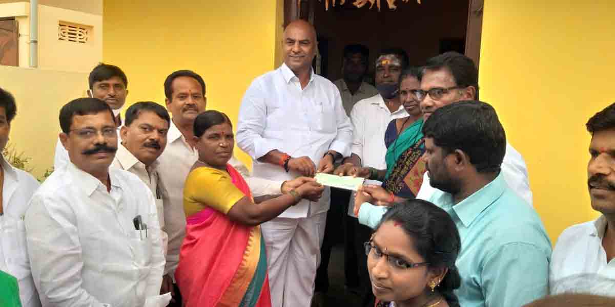 పేదింటి ఆడపడుచులకు అండగా తెలంగాణ ప్రభుత్వం : ఎమ్మెల్యే కృష్ణమోహన్ రెడ్డి