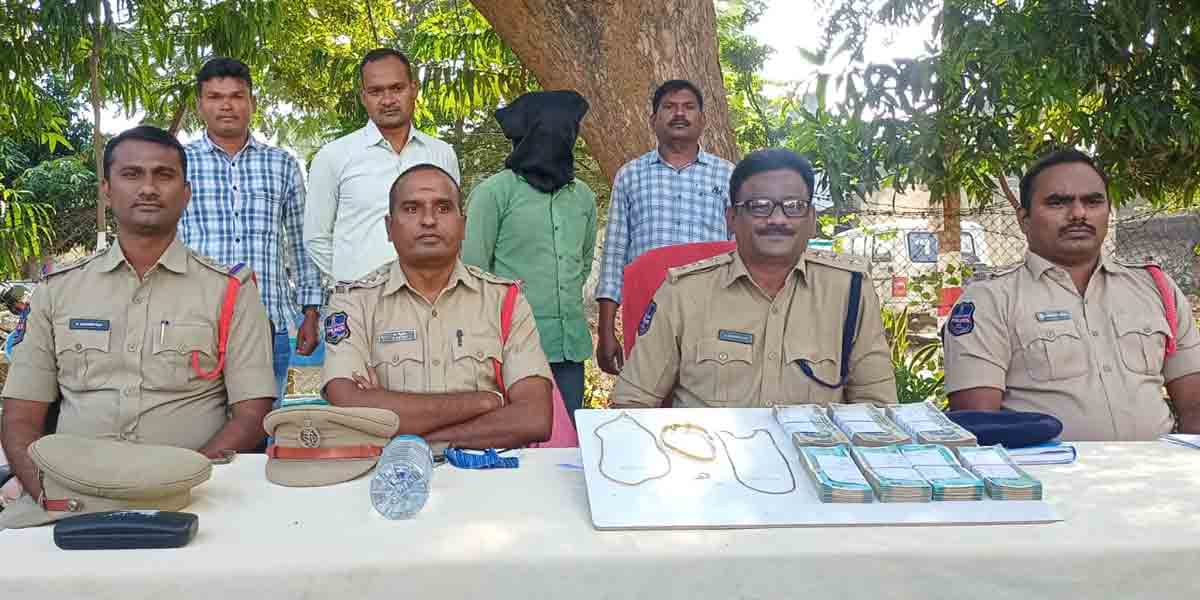 Kumram Bhim Asifabad | కర్జెల్లి చోరీ కేసులో నిందితుడి అరెస్ట్‌