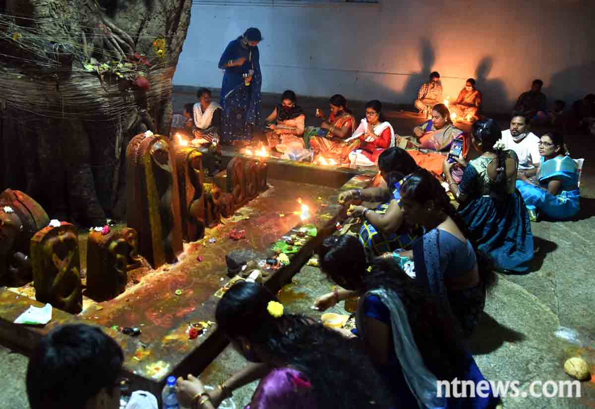 Karthika Pournami | కార్తిక పౌర్ణమి.. శైవక్షేత్రాల్లో భక్తుల రద్దీ