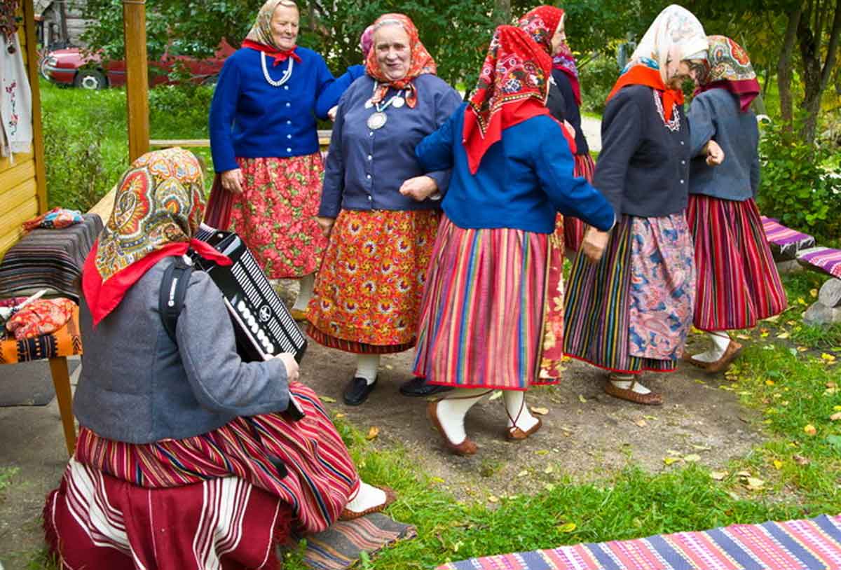 ఆ ఐలాండ్‌లో మ‌హిళ‌ల‌దే రాజ్యం.. వాళ్ల‌దే పైచేయి.. మ‌రి పురుషులు ఏం చేస్తారు?