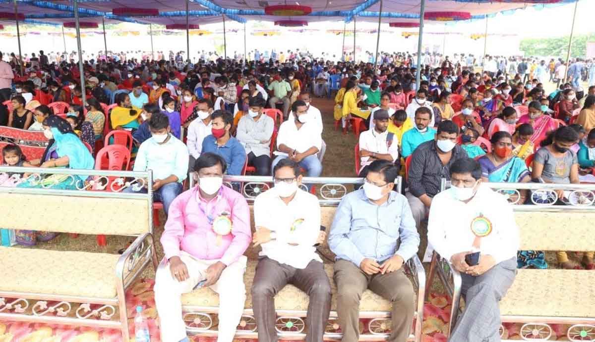 40 కంపెనీలు 6,500 కొలువులు