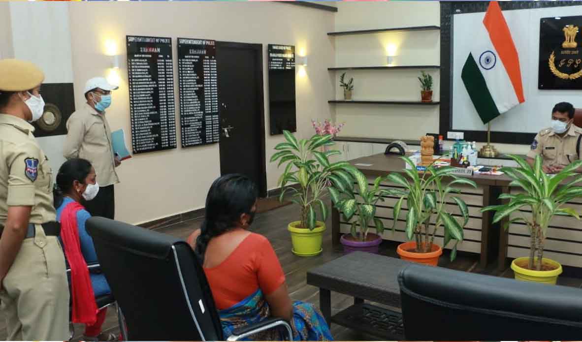 Khammam | బాధితులకు భరోసా కల్పించేలా విచారణ చేపట్టాలి : పోలీస్ కమిషనర్ విష్ణు ఎస్ వారియర్..