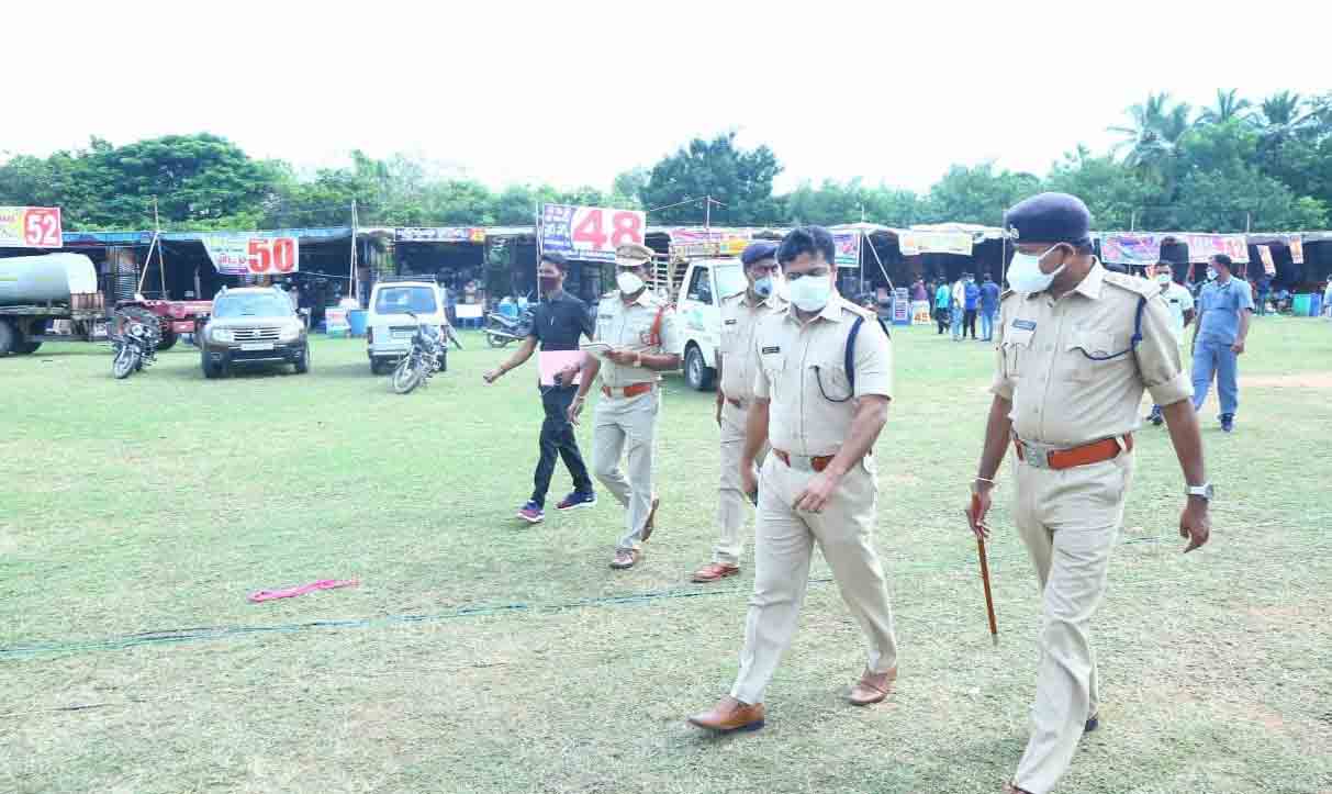 Khammam | నిబంధనలు అతిక్రమించి బాణాసంచా విక్రయిస్తే దుకాణాలు సీజ్: పోలీస్ కమిషనర్ విష్ణు ఎస్ వారియర్..