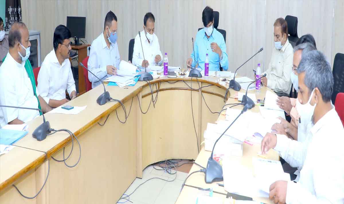 MLC Nominations | ఎమ్మెల్సీ అభ్యర్థుల నామినేషన్లు ఆమోదం: జిల్లా ఎన్నికల అధికారి..