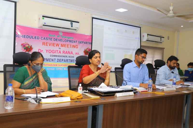 వసతి గృహాల్లో నాణ్యమైన భోజనం అందించాలి