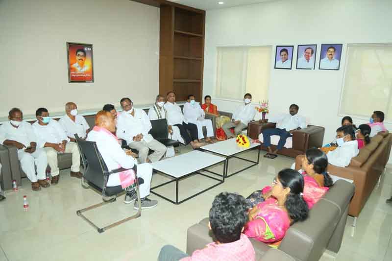 కేసీఆర్‌కు కానుకగా ‘మధు’ విజయం