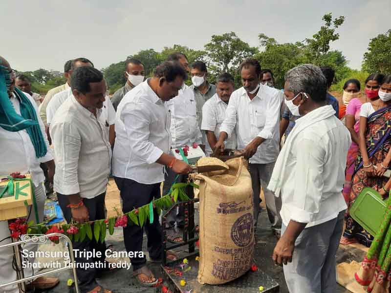 నల్ల చట్టాలతో రైతులకు తీరని నష్టం