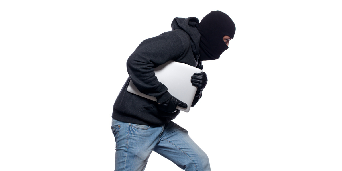 Thief friend | ఇంట్లో ఆశ్రయమిచ్చిన స్నేహితుడికి టోకరా