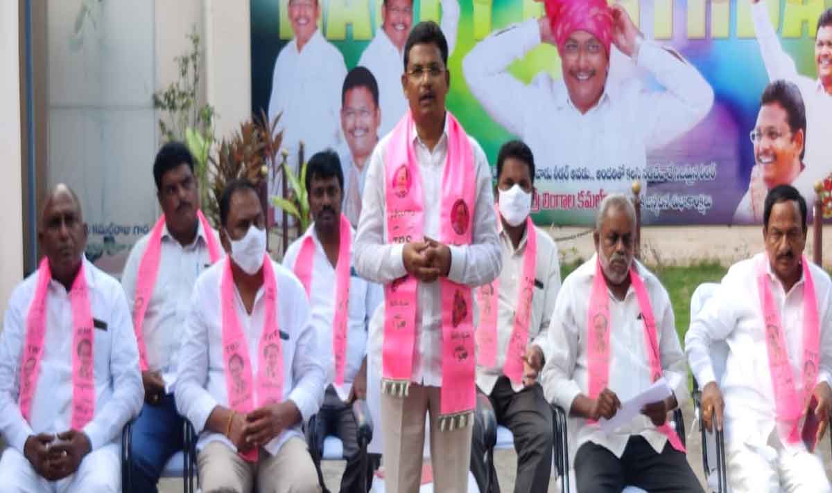 TRS | టీఆర్‌ఎస్ అధినేత కేసీఆర్ నిర్ణయాన్ని అందరూ గౌరవించాలి: జడ్పీ చైర్మన్ లింగాల కమల్ రాజు..