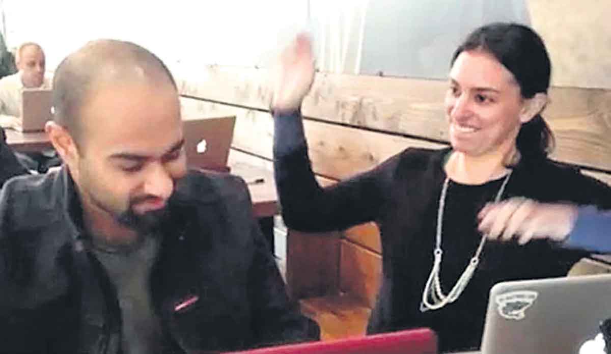 ఫేస్‌బుక్‌ చూస్తే చెంపచెళ్లు