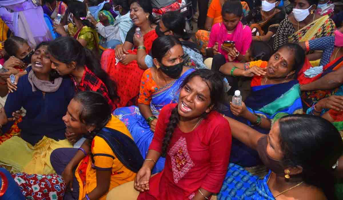 మానేరులో ఈత‌కెళ్లిన విద్యార్థులు.. ఐదు మృత‌దేహాలు ల‌భ్యం