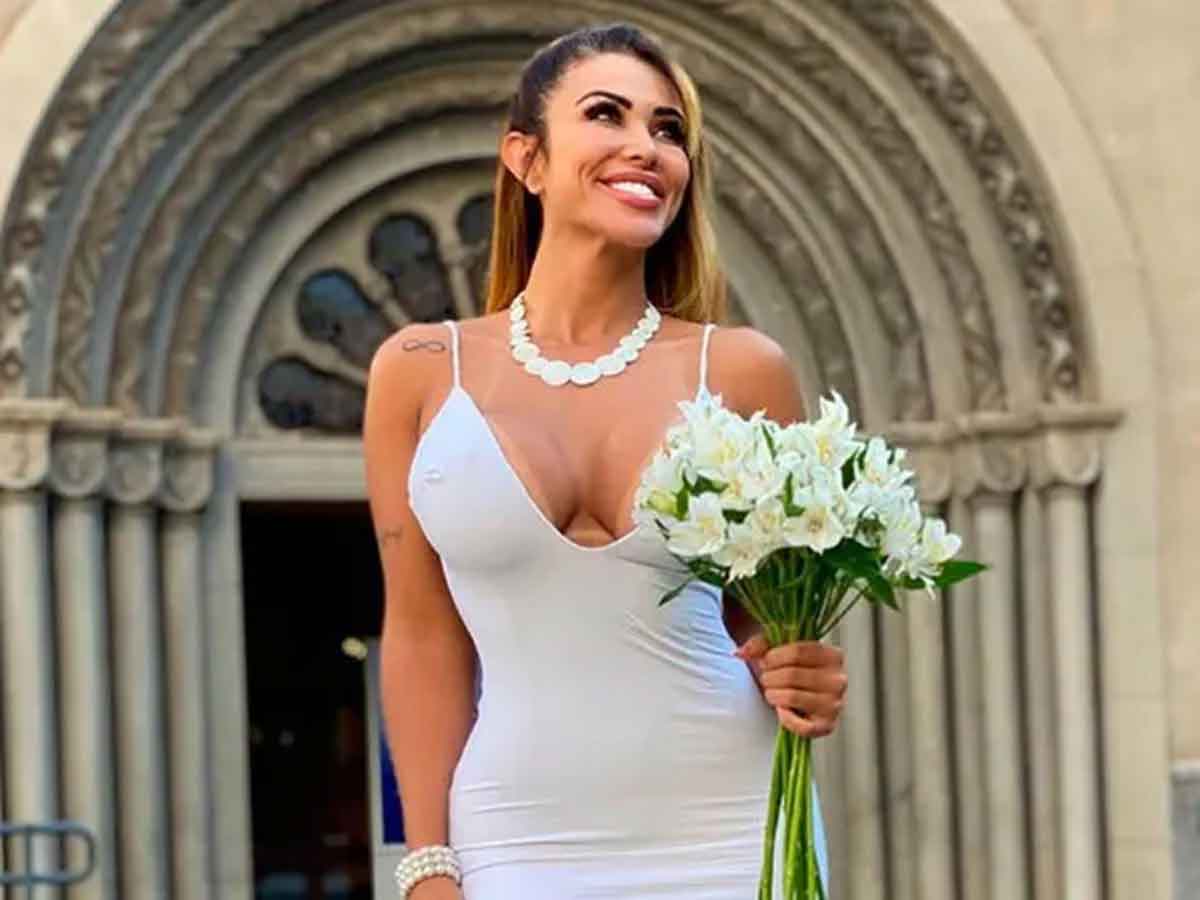 త‌న‌ను తానే పెళ్లి చేసుకుంది.. త‌ర్వాత విడాకులు ఇచ్చుకుంది.. అస‌లేంటి ఈమె స్టోరీ