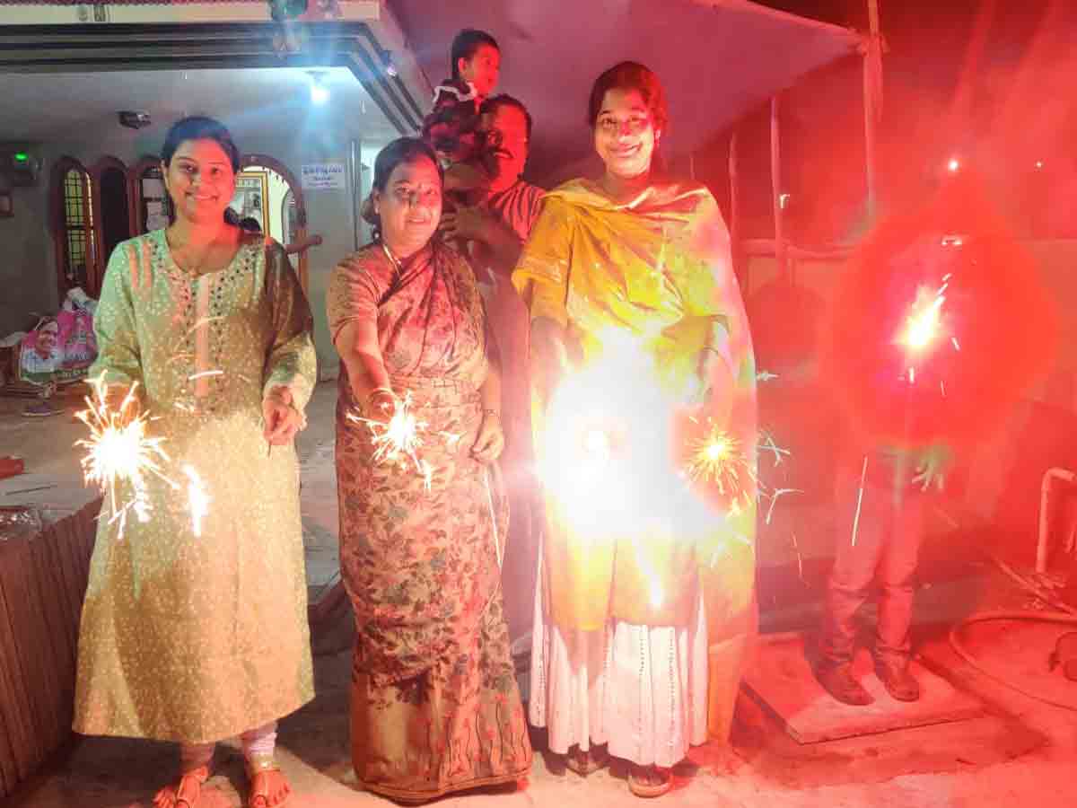 Khammam | దీపావళి వేడుకల్లో నగర మేయర్ పునుకొల్లు నీరజ